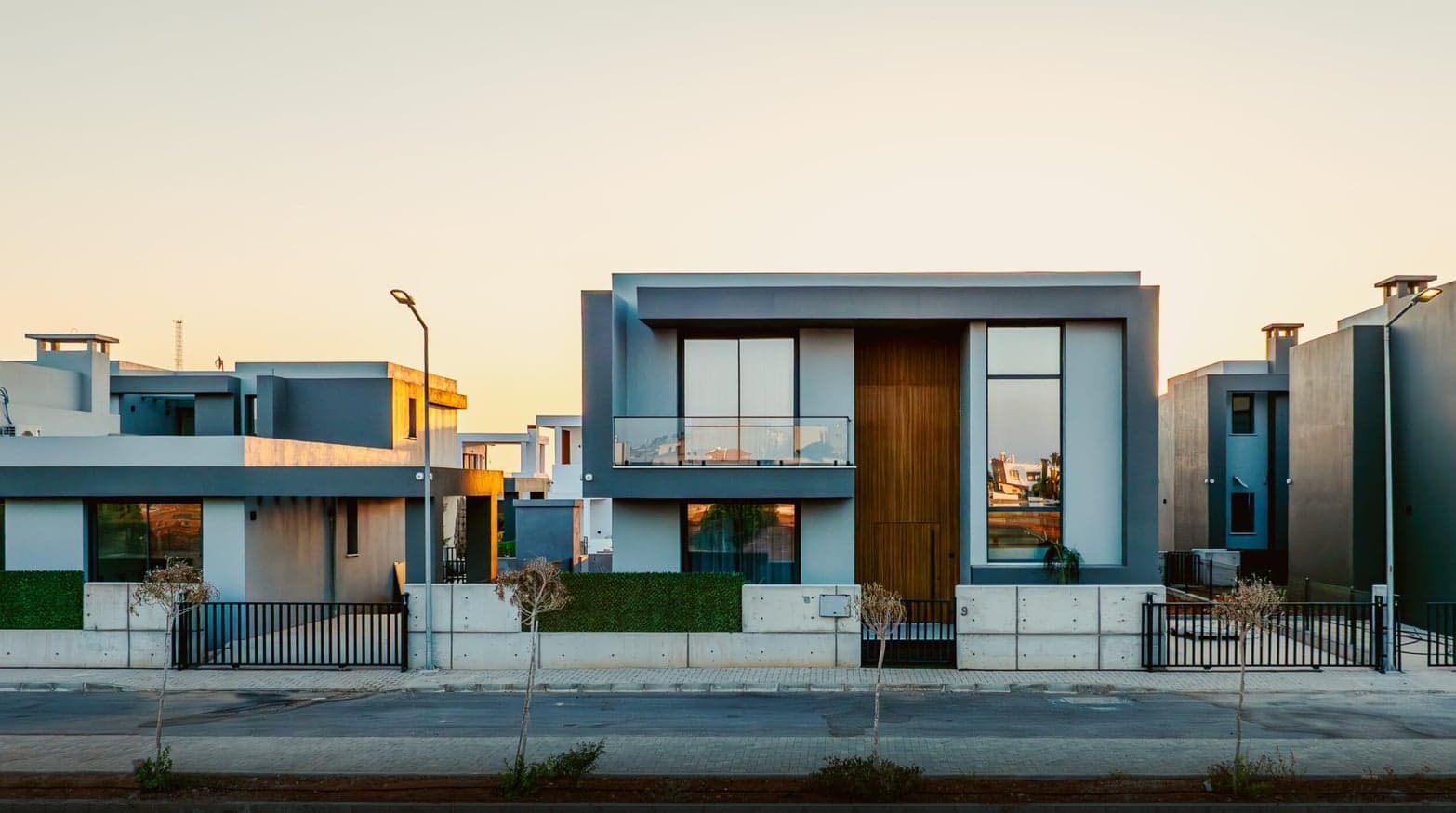 Richmond Park duplex villa facade